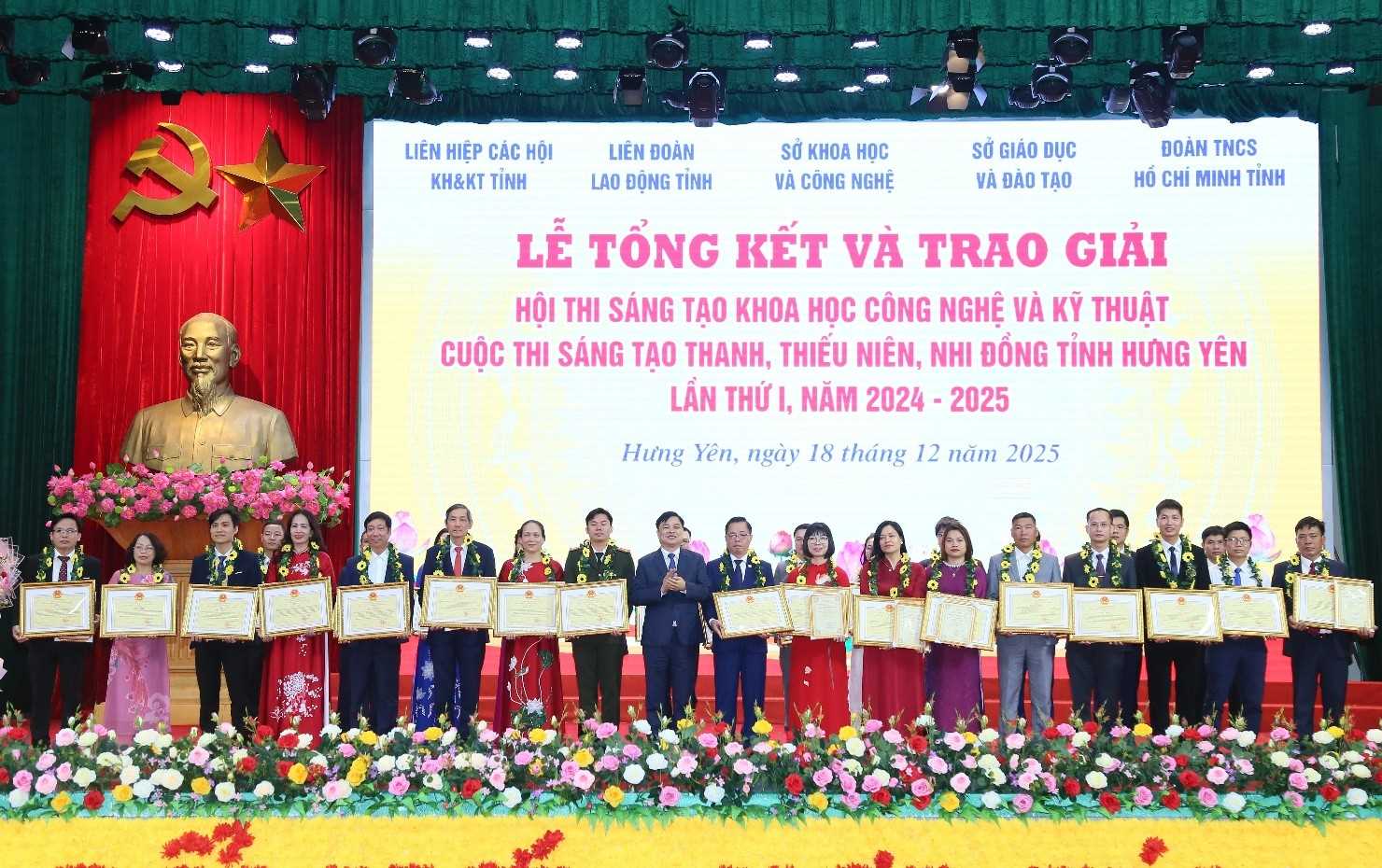 NHIỀU GIẢNG VIÊN TRƯỜNG ĐẠI HỌC THÁI BÌNH ĐẠT GIẢI CAO HỘI THI SÁNG TẠO KHOA HỌC, CÔNG NGHỆ VÀ KỸ THUẬT CỦA TỈNH LẦN THỨ I